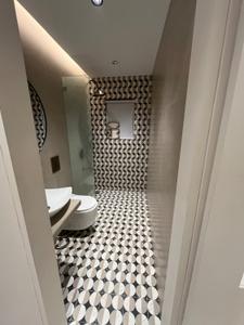 Bathroom Image of 800 Sq.ft 2 BHK Apartment / Flat for sale in Chandiwala Pearl Providence, Andheri West Mumbai for Rs. 16500000