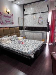 Bedroom Image of 1785 Sq.ft 3 BHK Apartment / Flat for rent in Pandav Nagar Ghaziabad for Rs. 25000