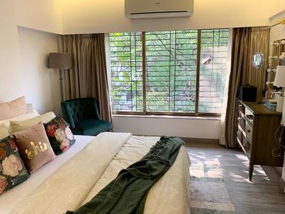Bedroom Image of 1150 Sq.ft 2 BHK Apartment / Flat for sale in Land Breeze, Bandra West Mumbai for Rs. 42500000