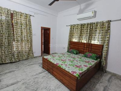 Bedroom Image of 1200 Sq.ft 2 BHK Builder Floor for rent in Gomti Nagar Lucknow for Rs. 36000