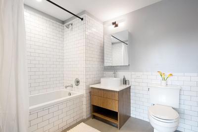 Bathroom Image of 3200 Sq.ft 6 BHK Apartment / Flat for sale in Kalpataru Sparkle, Bandra East Mumbai for Rs. 180000000