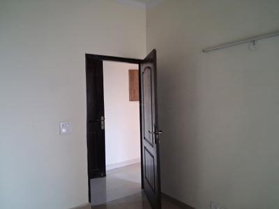 Bedroom Image of 1390 Sq.ft 3 BHK Apartment / Flat for sale in Amrapali Sapphire, Sector 45 Noida for Rs. 16500000