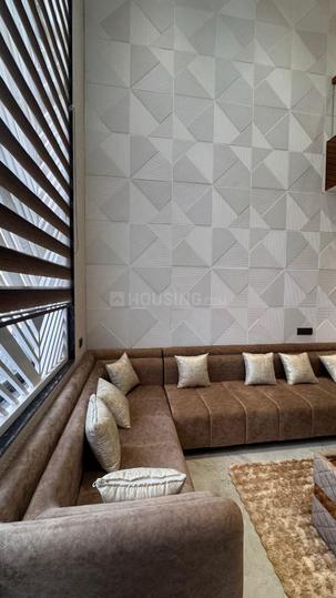 Parul Palm Green Main Image 1