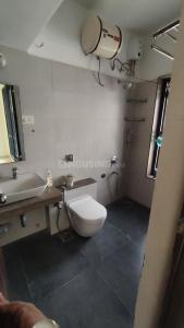 Bathroom Image of 1800 Sq.ft 3 BHK Apartment / Flat for sale in Rustomjee Oriana, Bandra East Mumbai for Rs. 90000000