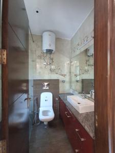 Bathroom Image of 2300 Sq.ft 3 BHK Builder Floor for rent in DDA Navjiwan Vihar, Navjeevan Vihar New Delhi for Rs. 160000
