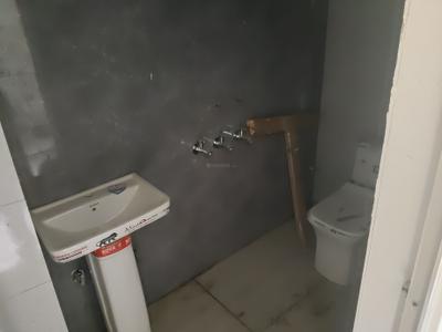 Bathroom Image of 350 Sq.ft 1 BHK Builder Floor for rent in Mayur Vihar Phase 1 New Delhi for Rs. 18000