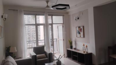 Living Room Image of 1400 Sq.ft 2.5 BHK Apartment / Flat for rent in Kingswood Court, Crossings Republik Ghaziabad for Rs. 22000