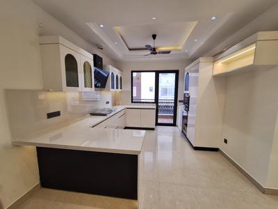 Kitchen Image of 2800 Sq.ft 4 BHK Builder Floor for sale in Ansal Versalia, Sector 67 Gurgaon for Rs. 35000000