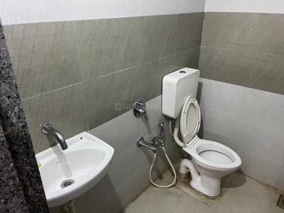 Bathroom Image of 500 Sq.ft 1 BHK Apartment / Flat for rent in Adani Pratham Phase 2, Vaishno Devi Circle Ahmedabad for Rs. 19000