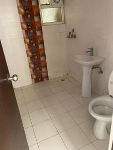 Bathroom Image of 945 Sq.ft 2 BHK Apartment / Flat for rent in Paramount Emotions, Noida Extension Greater Noida for Rs. 20000