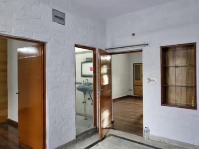 Bedroom Image of 1100 Sq.ft 2 BHK Apartment / Flat for rent in DDA Flat Janakpuri, Janakpuri New Delhi for Rs. 25000