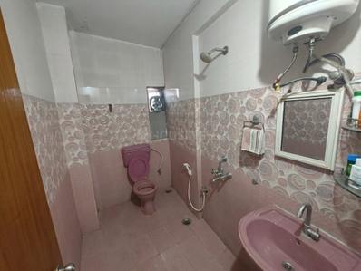 Bathroom Image of 2200 Sq.ft 3 BHK Apartment / Flat for rent in Agarwal Chambers, Basheer Bagh Hyderabad for Rs. 32000
