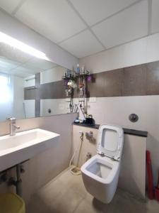 Bathroom Image of 2240 Sq.ft 3 BHK Apartment / Flat for rent in Sattva Gold Summit, Visthar Bengaluru for Rs. 93000