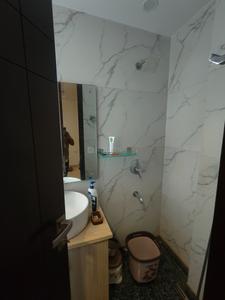 Bathroom Image of 1000 Sq.ft 2 BHK Builder Floor for rent in RWA Pragati Park Block H18 and L, Malviya Nagar New Delhi for Rs. 45000