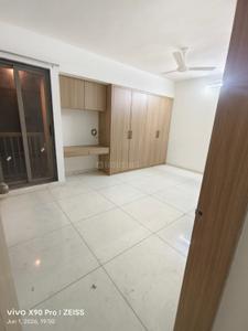 Bedroom Image of 950 Sq.ft 3 BHK Apartment / Flat for rent in Swastik Highlands, Dharam Nagar Rajkot for Rs. 21000