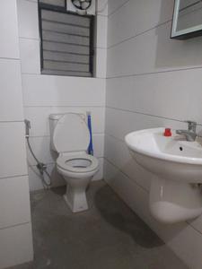 Common Bathroom Image of 927 Sq.ft 2 BHK Apartment / Flat for rent in Kumar Pebble Park, Hadapsar Pune for Rs. 19800