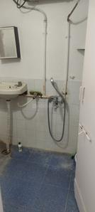 Bathroom Image of 560 Sq.ft 1 BHK Apartment / Flat for rent in Rajat Rashmi Apartment, Koregaon Park Pune for Rs. 32000