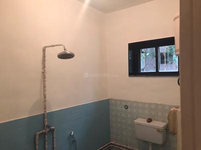 Bathroom Image of 700 Sq.ft 1 BHK Apartment / Flat for rent in Five Star Apartments, Sangamvadi Pune for Rs. 30000