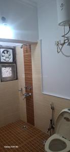 Bathroom Image of 1100 Sq.ft 2 BHK Apartment / Flat for sale in DDA Flats Sarita Vihar, Sarita Vihar New Delhi for Rs. 19600000