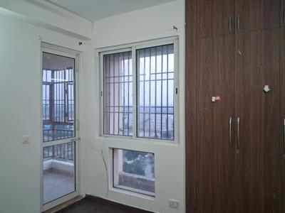 Bedroom Image of 960 Sq.ft 2 BHK Apartment / Flat for rent in Jaypee Kosmos, Sector 134 Noida for Rs. 32000