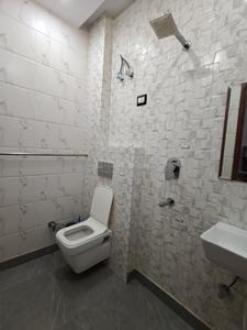Bathroom Image of 900 Sq.ft 2 BHK Builder Floor for rent in Tilak Nagar New Delhi for Rs. 38000