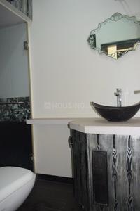 Bathroom Image of 1550 Sq.ft 3 BHK Apartment / Flat for sale in Bajaj Jade Building, Khar West Mumbai for Rs. 32000000