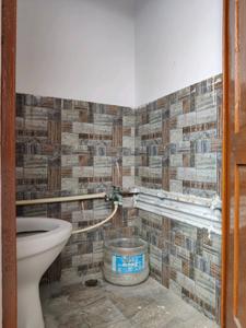 Common Bathroom Ten Image of 3200 Sq.ft 8 BHK Independent House for sale in Patel Nagar Ghaziabad for Rs. 35400000