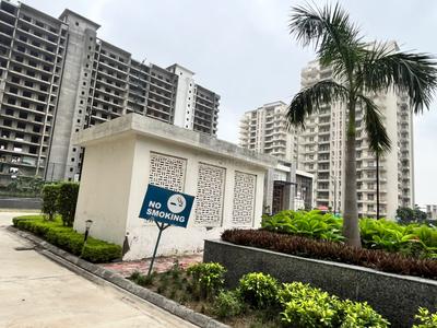 Image of 1685 Sq.ft 3 BHK Apartment / Flat for rent in Assotech Blith, Sector 99, Gurgaon for Rs. 40000
