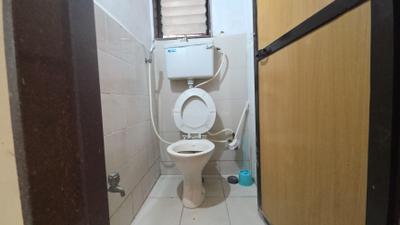 Bathroom Image of 525 Sq.ft 1 BHK Apartment / Flat for sale in Lokhandwala Alica Nagar, Kandivali East Mumbai for Rs. 11000000