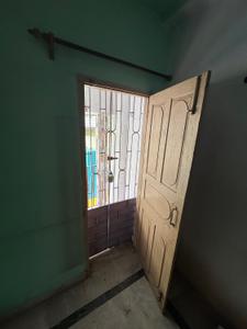 Bedroom Image of 1000 Sq.ft 4 BHK Independent House for sale in Paikpara Kolkata for Rs. 13500000