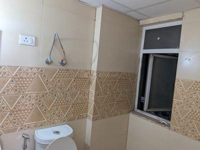Bathroom Image of 556 Sq.ft 2 BHK Apartment / Flat for rent in Amrapali Riverview, Noida Extension Greater Noida for Rs. 18000