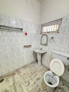 Bathroom Image of 2250 Sq.ft 2 BHK Builder Floor for rent in Bhai Randhir Singh Nagar Ludhiana for Rs. 16000