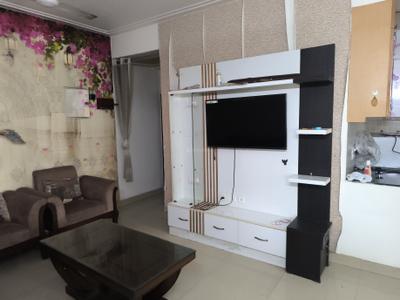 Living Room Image of 1140 Sq.ft 2.5 BHK Apartment / Flat for rent in JM Orchid, Sector 76 Noida for Rs. 40000