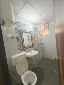 Bathroom Image of 670 Sq.ft 2 BHK Apartment / Flat for sale in Signature Global The Roselia, Sector 95A Gurgaon for Rs. 6200000