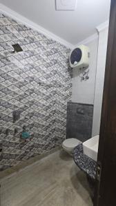 Bathroom Image of 900 Sq.ft 2 BHK Builder Floor for rent in Ashok Nagar New Delhi for Rs. 31500