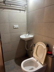 Bathroom Image of 1035 Sq.ft 2 BHK Apartment / Flat for sale in  Shantam Residency, Gotri Vadodara for Rs. 4100000