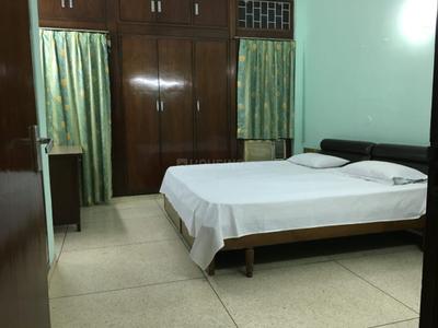 Bedroom Image of 3300 Sq.ft 3 BHK Builder Floor for rent in Green Park New Delhi for Rs. 110000