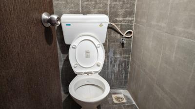 Bathroom Image of 650 Sq.ft 1 BHK Apartment / Flat for rent in Mantra Essence, Undri Pune for Rs. 18500