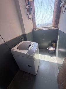 Bathroom Image of 1350 Sq.ft 2 BHK Apartment / Flat for rent in Rajshree Heights, Amraiwadi Ahmedabad for Rs. 25000