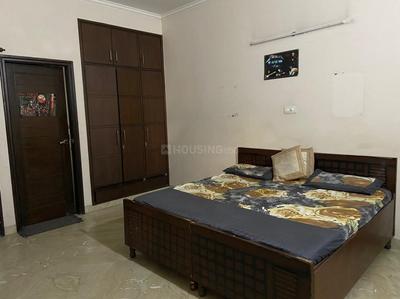 Bedroom Image of 1600 Sq.ft 2.5 BHK Builder Floor for rent in Sector 49 Noida for Rs. 31000