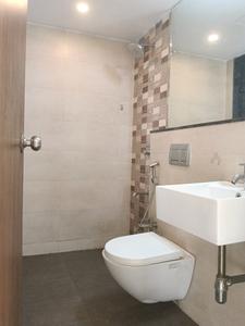 Common Bathroom Image of 900 Sq.ft 2 BHK Apartment / Flat for rent in Lodha Splendora Riverview, Kasarvadavali Thane for Rs. 26989