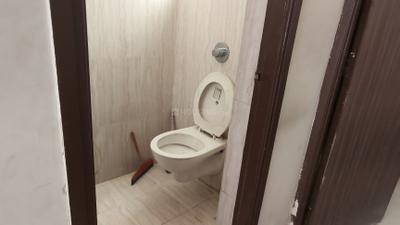 Bathroom Image of 700 Sq.ft 1 BHK Apartment / Flat for rent in Dreams Aakruti, Hadapsar Pune for Rs. 18000