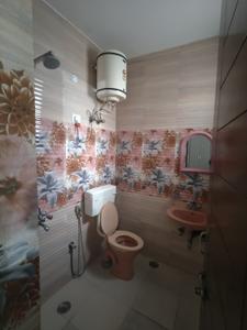 Bathroom Image of 1680 Sq.ft 2 BHK Builder Floor for rent in Sector 46 Gurgaon for Rs. 36500
