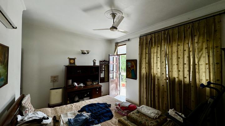 Sector 25, DLF Phase 2 Main Image 1