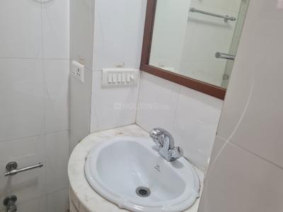 Bathroom Image of 800 Sq.ft 1 BHK Builder Floor for rent in Maharani Bagh New Delhi for Rs. 40000