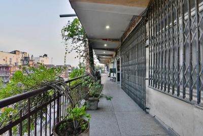 Balcony Image of SAMRAT PG in Roshan Pura, Gurgaon