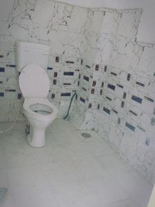 Bathroom Image of 800 Sq.ft 2 BHK Builder Floor for rent in Sarojini Nagar Lucknow for Rs. 6500