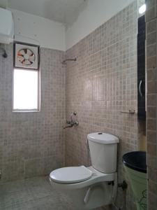 Common Bathroom Image of 925 Sq.ft 2 BHK Apartment / Flat for sale in Paras Tierea, Sector 137 Noida for Rs. 8000000