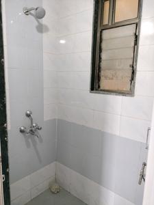 Common Bathroom Two Image of 600 Sq.ft 1 BHK Apartment / Flat for rent in Bharat Vihar New Delhi for Rs. 22000