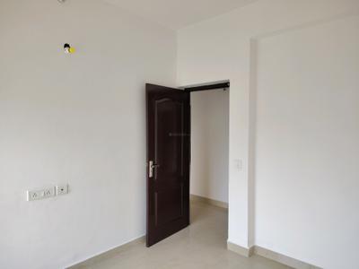 Bedroom Image of 1114 Sq.ft 2.5 BHK Apartment / Flat for sale in Nimbus The Express Park View Tower L L1 M M1, Chi V Greater Noida for Rs. 9100000